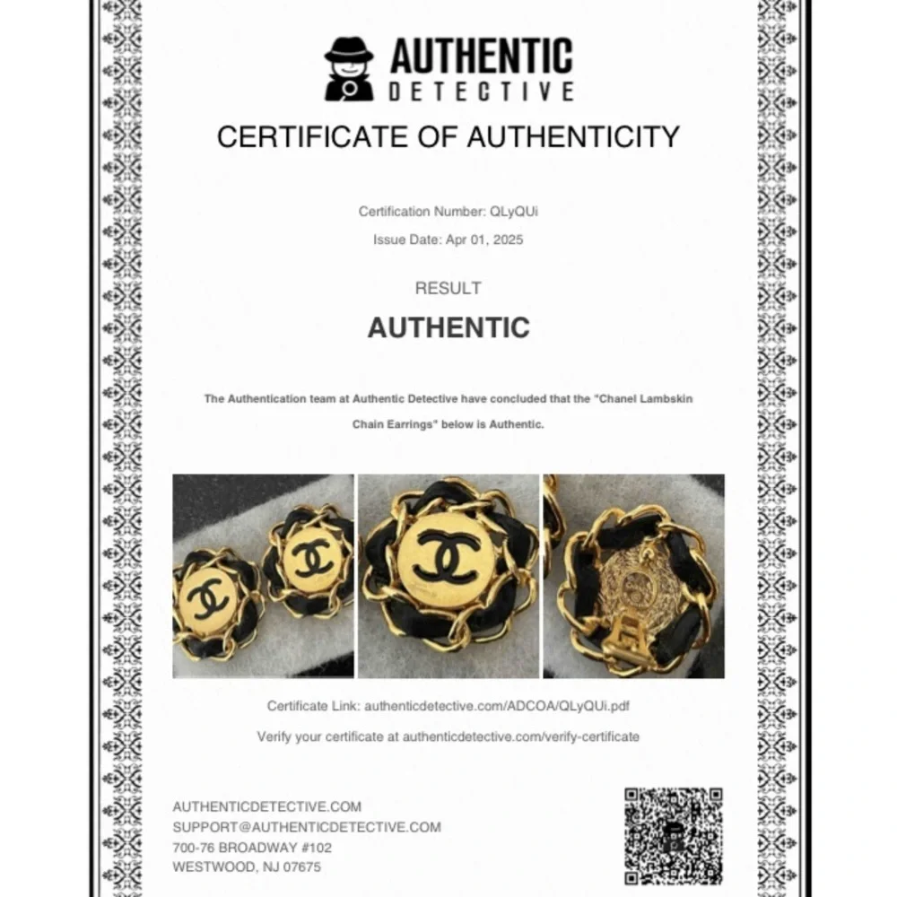 CHANEL vintage double c logo Gold Tone  &  Black lambskin leather chain Earrings - Picture 6 of 6